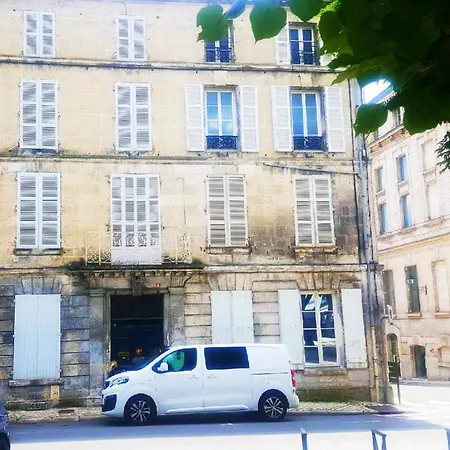 Privat bolig A Cote Du Theatre *